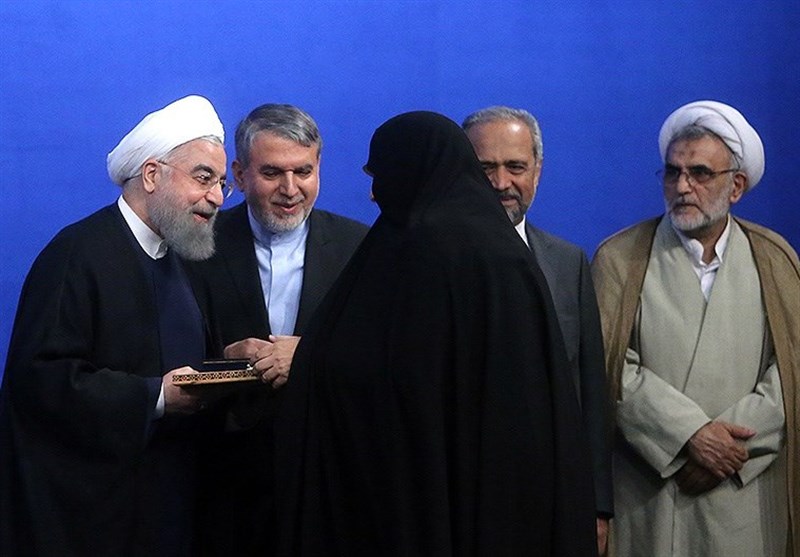 تکریم خادمان قرآنی همچنان منتظر تصمیم رئیسجمهور تکریم خادمان قرآنی همچنان منتظر تصمیم رئیسجمهور