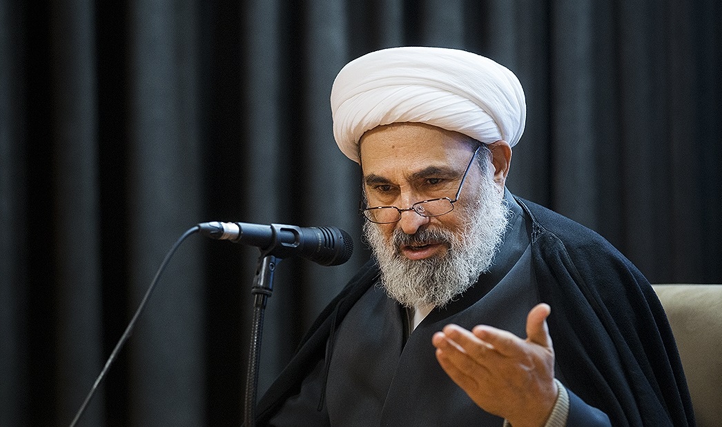 شیفتگان غرب و آمریکا از ما نیستند و غیر خودی هستند شیفتگان غرب و آمریکا از ما نیستند و غیر خودی هستند