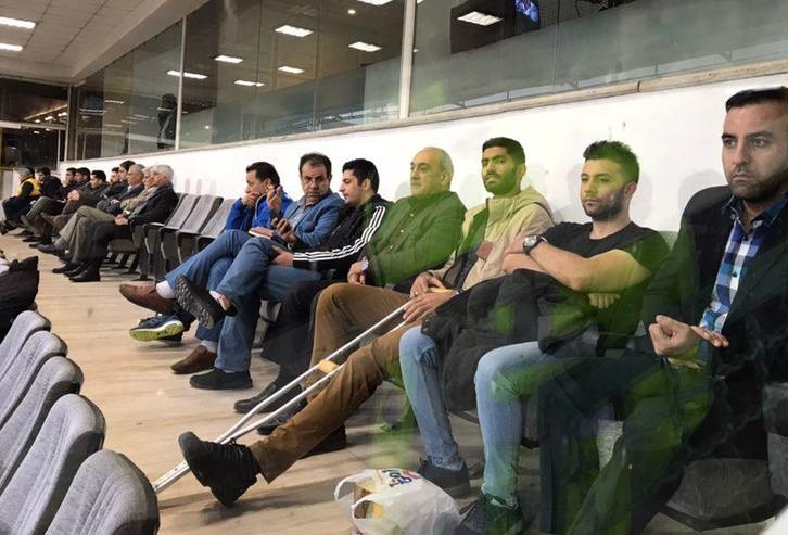 تصویری از بازیکن پرسپولیس در حال اقامه نماز + عکس