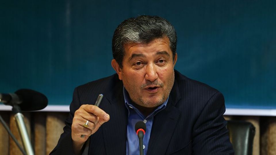 دریافت حقوق ۷۰۰ میلیونی یکی از مدیران بانک تجارت! دریافت حقوق ۷۰۰ میلیونی یکی از مدیران بانک تجارت!