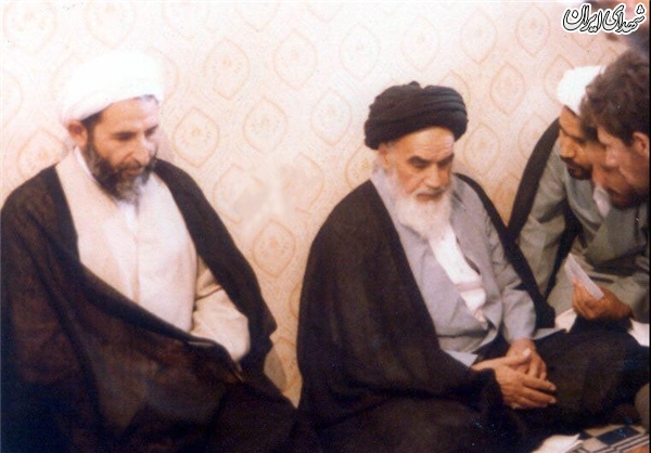 تصویری از آیت الله یزدی در محضر امام روح الله + عکس