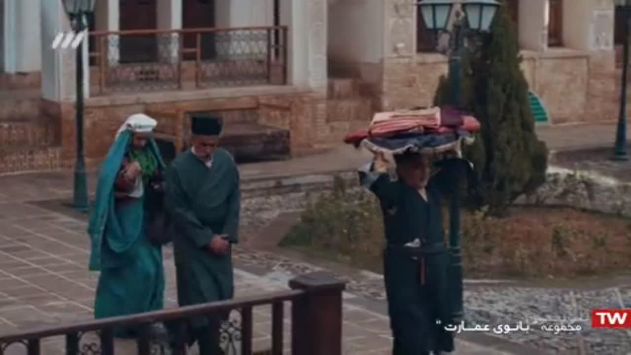 اشتباه بنر شهرداری و تغییر رنگ چادر در صدا وسیما اشتباه بنر شهرداری و تغییر رنگ چادر در صدا وسیما