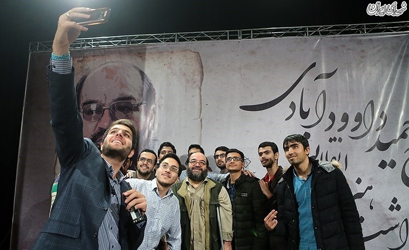 بزرگداشت هنرمند انقلابی حمید داوود آبادی بزرگداشت هنرمند انقلابی حمید داوود آبادی