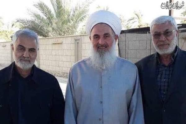 عکس/ هدیه «سردار سلیمانی »به «مفتی اهل سنت عراق» عکس/ هدیه «سردار سلیمانی »به «مفتی اهل سنت عراق»