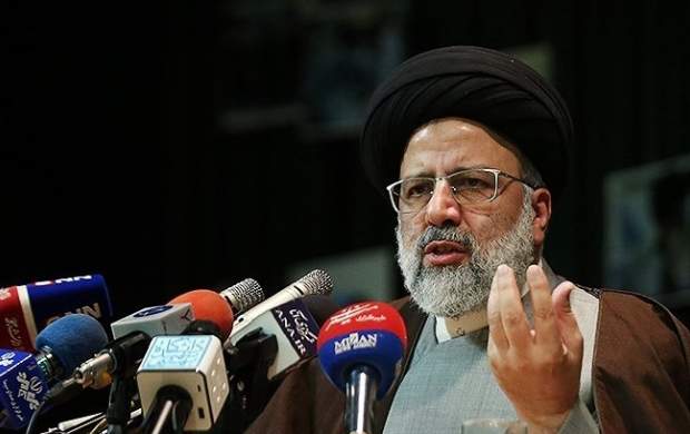 پرچم شهدا مانع از وادادگی در برابر دشمنان میشود پرچم شهدا مانع از وادادگی در برابر دشمنان میشود