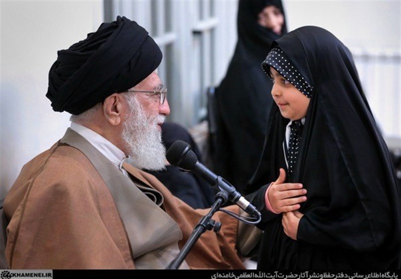 همیشه بانشاط و پرانگیزه در صحنه باشید/شهدای شما در زمان حیاتشان واقعاً مثل یک شهید عمل کردند همیشه بانشاط و پرانگیزه در صحنه باشید/شهدای شما در زمان حیاتشان واقعاً مثل یک شهید عمل کردند