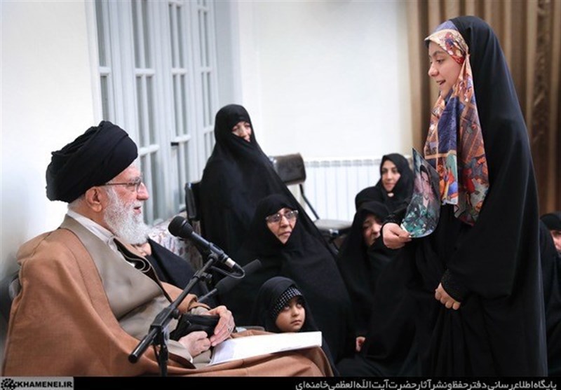 همیشه بانشاط و پرانگیزه در صحنه باشید/شهدای شما در زمان حیاتشان واقعاً مثل یک شهید عمل کردند همیشه بانشاط و پرانگیزه در صحنه باشید/شهدای شما در زمان حیاتشان واقعاً مثل یک شهید عمل کردند
