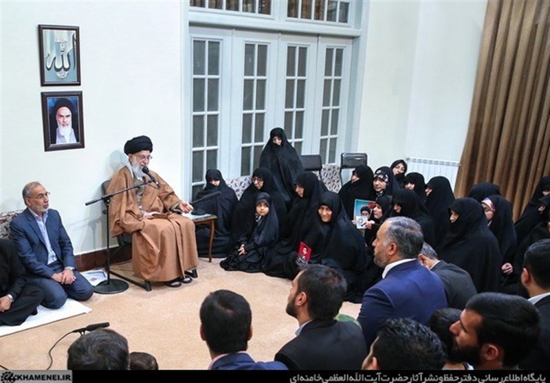 همیشه بانشاط و پرانگیزه در صحنه باشید/شهدای شما در زمان حیاتشان واقعاً مثل یک شهید عمل کردند همیشه بانشاط و پرانگیزه در صحنه باشید/شهدای شما در زمان حیاتشان واقعاً مثل یک شهید عمل کردند