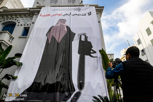 روزنامه نگاران:خاک تونس انقلابی را کثیف نکنید + عکس روزنامه نگاران:خاک تونس انقلابی را کثیف نکنید + عکس