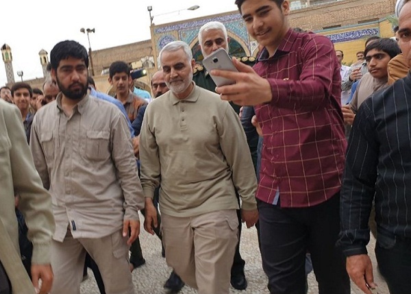 سردار سلیمانی:تحتتأثیر همت مردم قرار گرفتم سردار سلیمانی:تحتتأثیر همت مردم قرار گرفتم