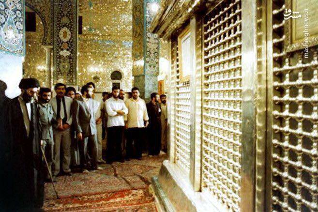 عکس/ رهبر انقلاب در حرم حضرت زینب(س)