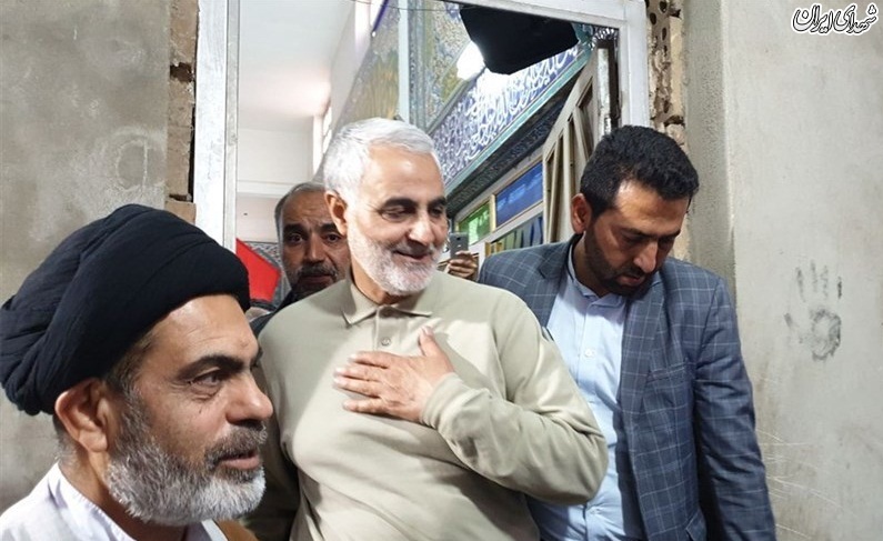سردار سلیمانی پای حرف دل سیلزدگان آبادانی سردار سلیمانی پای حرف دل سیلزدگان آبادانی