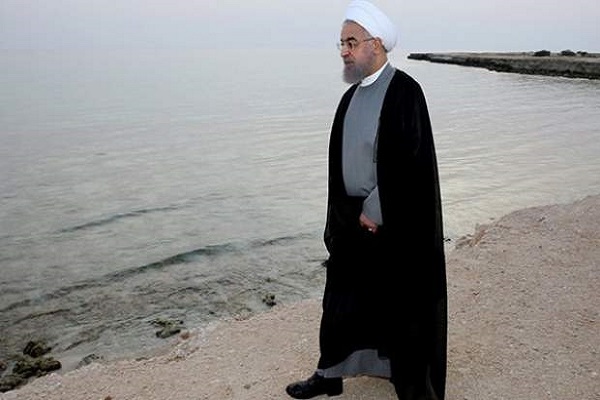 سیل در شمال؛ روحانی در جنوب! سیل در شمال؛ روحانی در جنوب!