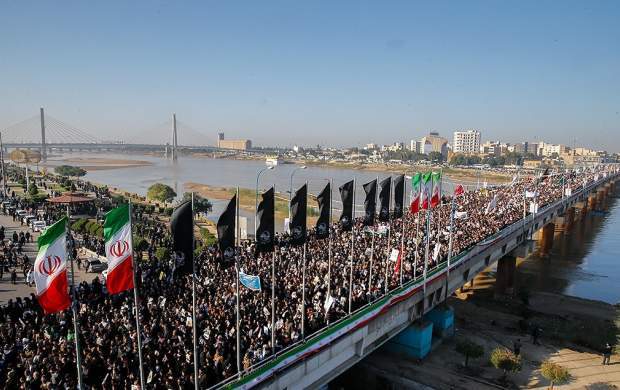 وداع میلیونی با پیکر حاج قاسم/ خوزستان در یک کلام: انتقام-انتقام + عکس وداع میلیونی با پیکر حاج قاسم/ خوزستان در یک کلام: انتقام-انتقام + عکس