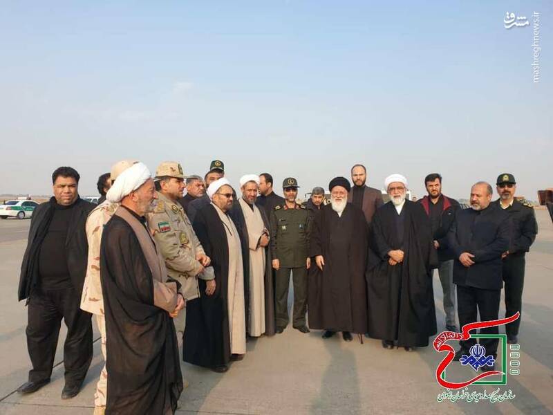 عکس/ استقبال نماینده ولی فقیه در خراسان رضوی از پیکر شهدا