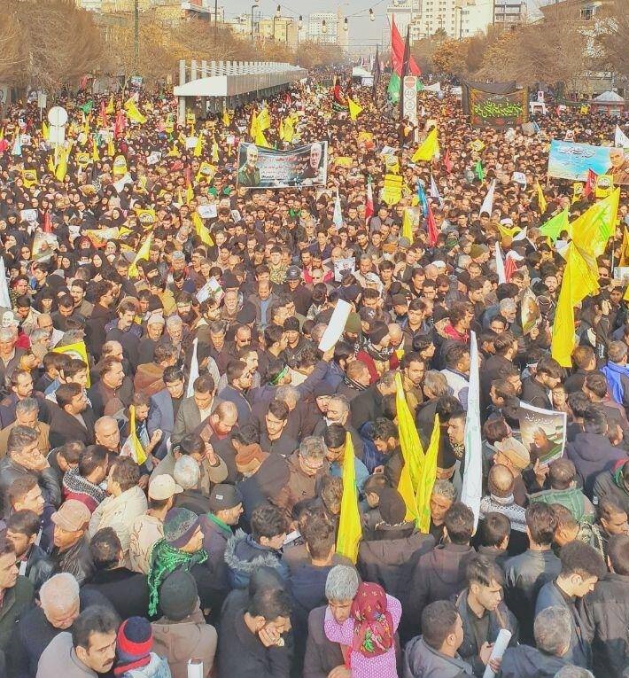 حضور میلیونی مشهدی ها برای تشییع سرداران مقاومت/پیکر حاج قاسم در آغوش حرم + عکس حضور میلیونی مشهدی ها برای تشییع سرداران مقاومت/پیکر حاج قاسم در آغوش حرم + عکس