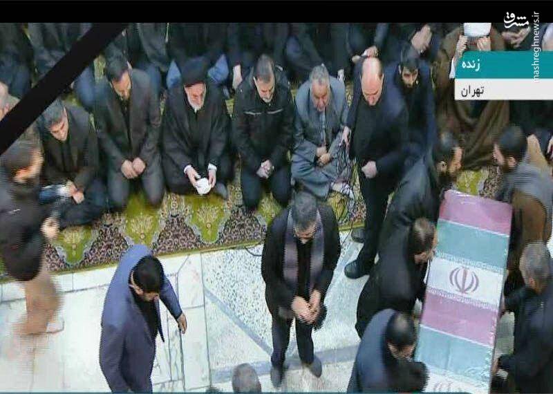 قیام تهران برای حاج قاسم/ خیابان های اطراف دانشگاه مملو از جمعیت+ عکس قیام تهران برای حاج قاسم/ خیابان های اطراف دانشگاه مملو از جمعیت+ عکس