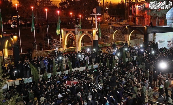 عکس/ مراسم خاکسپاری پیکر حاج قاسم در کرمان