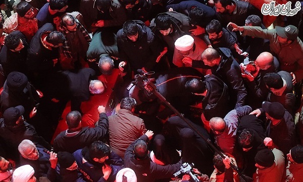 عکس/ مراسم خاکسپاری پیکر حاج قاسم در کرمان