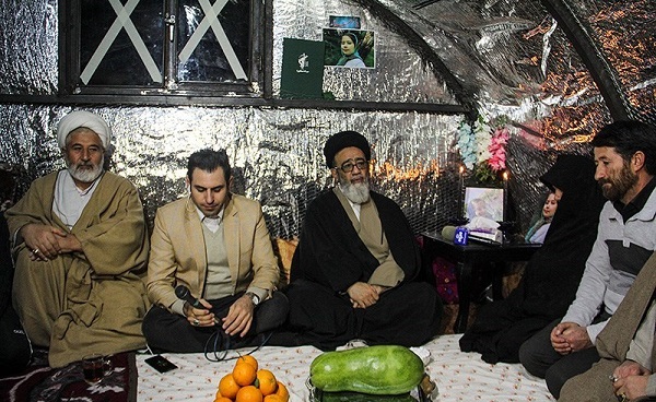 عکس/ شب یلدای متفاوت امام جمعه تبریز