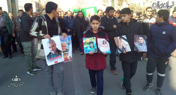 پیکر ۳ تن ازشهدای هواپیمای اوکراینی در پیشوا تشییع شد پیکر ۳ تن ازشهدای هواپیمای اوکراینی در پیشوا تشییع شد