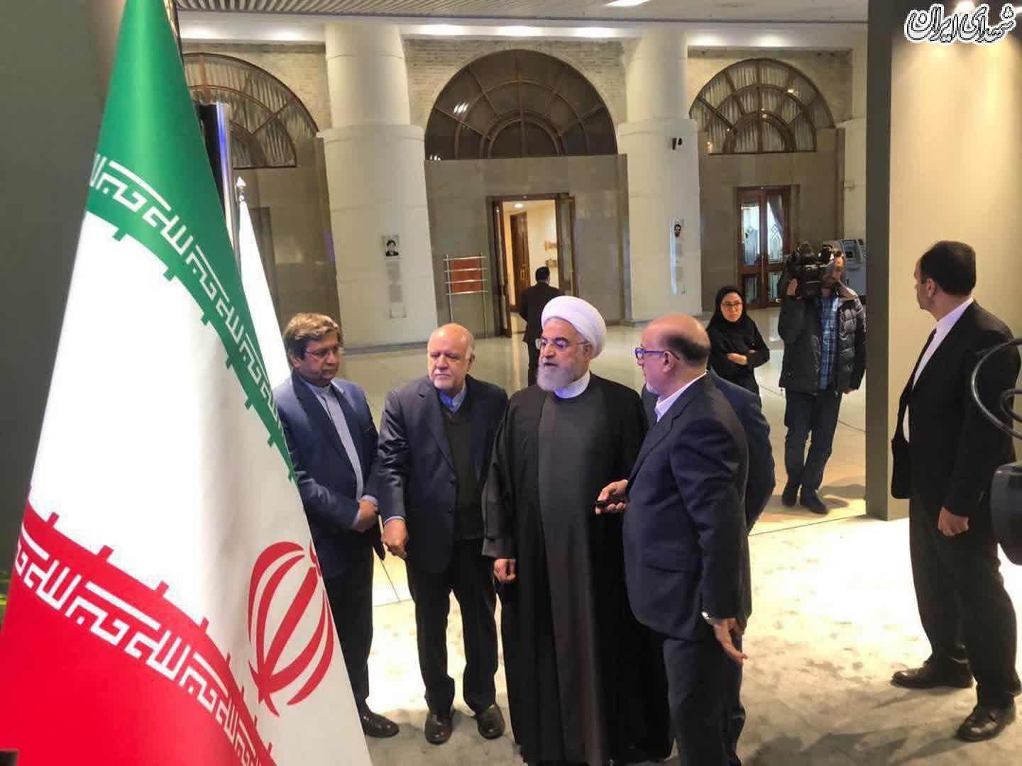 عکس/ بازدید روحانی از دستاوردهای پتروشیمی