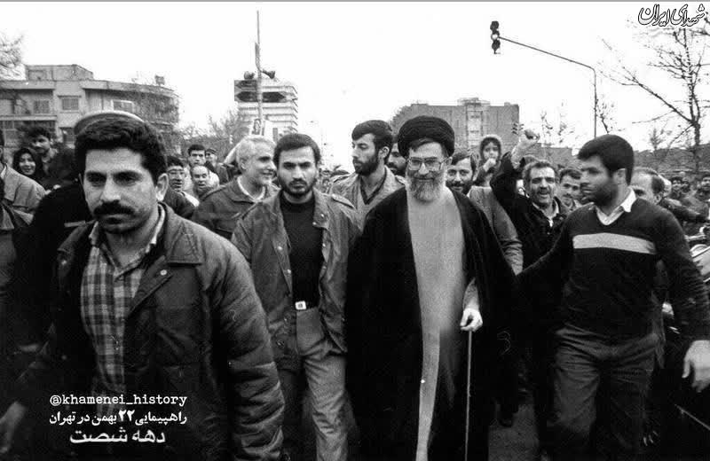 عکس/ حضور رهبرانقلاب در راهپیمایی ۲۲بهمن