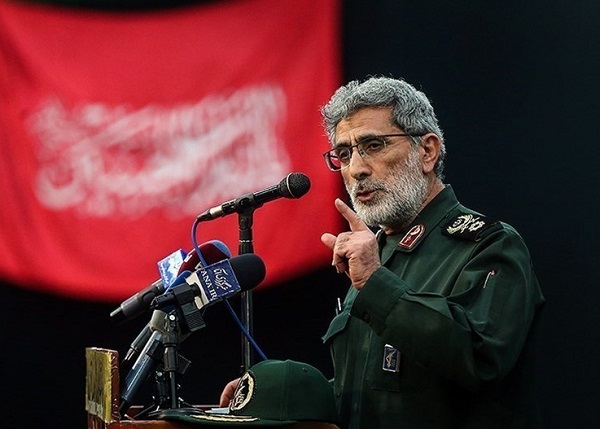 شهید سلیمانی در هر میدانی شجاعانه وارد میشد و با سربلندی بیرون میآمد شهید سلیمانی در هر میدانی شجاعانه وارد میشد و با سربلندی بیرون میآمد