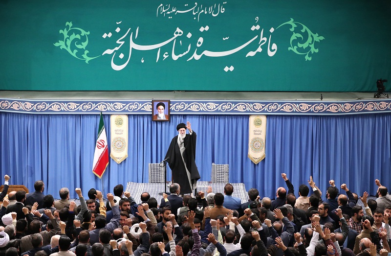 گریه در مجالس شهیدان گریه ضعف نیست، گریه اراده است/ دیدید مراسم تشییع شهید سلیمانی چه حادثه عظیمی را به وجود آورد/ وظیفه جامعه مداح، مدیریت شادی و عزای جامعه است گریه در مجالس شهیدان گریه ضعف نیست، گریه اراده است/ دیدید مراسم تشییع شهید سلیمانی چه حادثه عظیمی را به وجود آورد/ وظیفه جامعه مداح، مدیریت شادی و عزای جامعه است