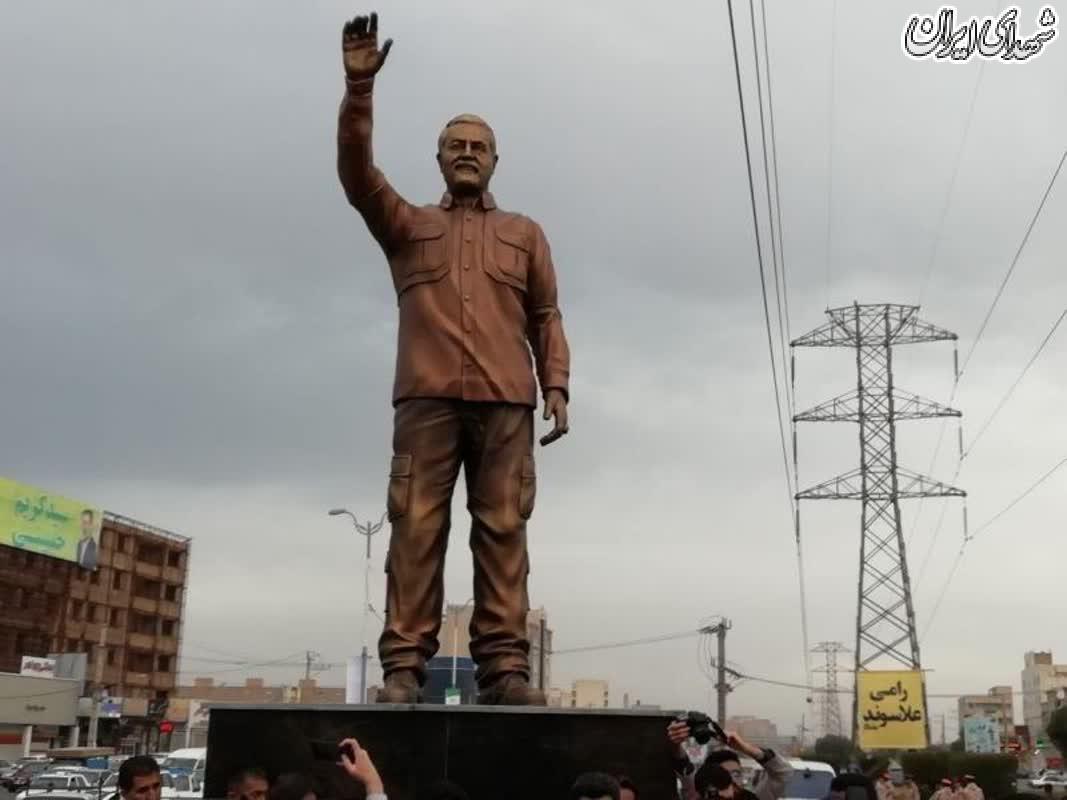 عکس/ رونمايي از تندیس شهید سلیمانی در اهواز