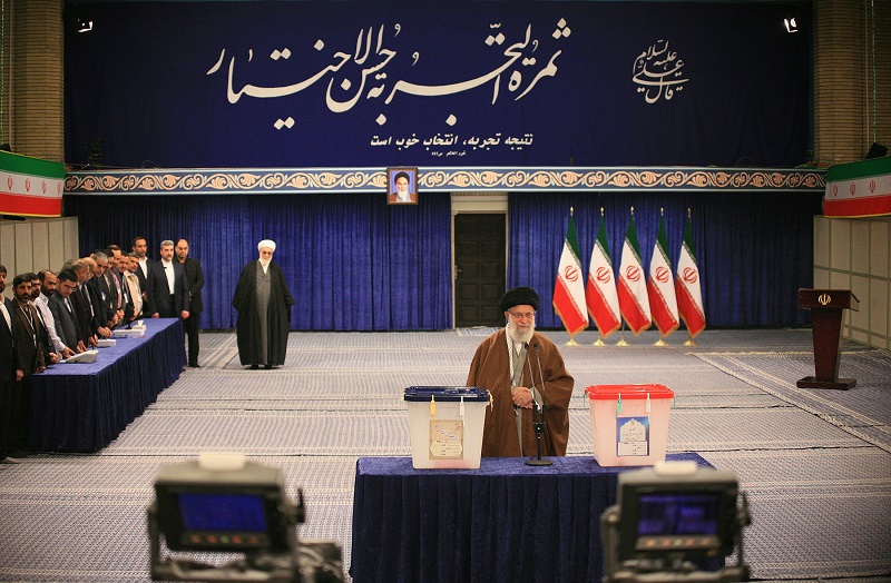 حضور رهبر انقلاب پای صندوق رای