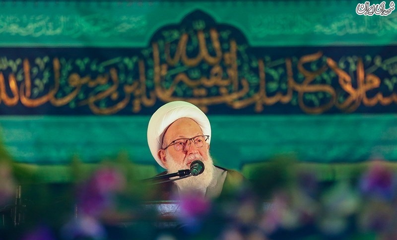 عکس/ مسجد جمکران در شب نیمه شعبان