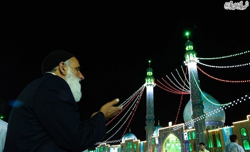 عکس/ مسجد جمکران در شب نیمه شعبان