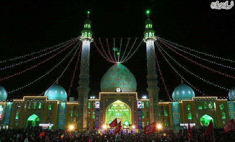عکس/ مسجد جمکران در شب نیمه شعبان