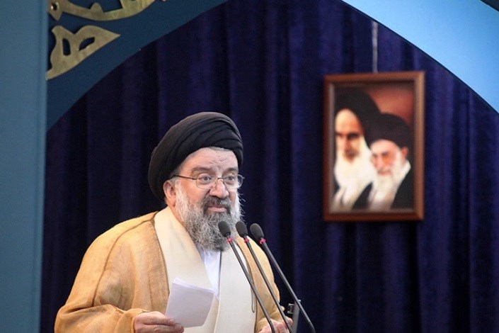 بازدید آیتالله سید احمد خاتمی از نمایشگاه کتاب بازدید آیتالله سید احمد خاتمی از نمایشگاه کتاب