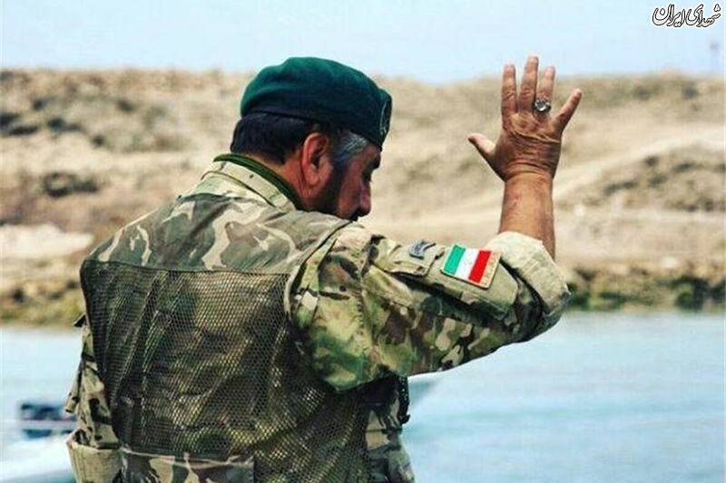 محمد در کنار شاگردان شهیدش آرمید محمد در کنار شاگردان شهیدش آرمید