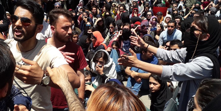واکنش انجمن اسلامی دانشجويان مستقل به ناآرامیهای اخیر دانشگاه تهران/ انتقاد به فضای فرهنگی دانشگاه واکنش انجمن اسلامی دانشجويان مستقل به ناآرامیهای اخیر دانشگاه تهران/ انتقاد به فضای فرهنگی دانشگاه