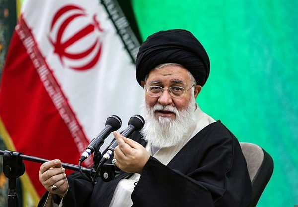 آیتالله علمالهدی: برخی مقابل تهاجم اقتصادی دشمن فقط «نق» میزنند آیتالله علمالهدی: برخی مقابل تهاجم اقتصادی دشمن فقط «نق» میزنند