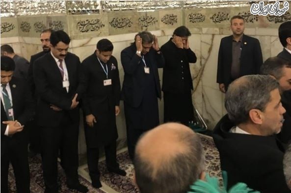 عکس/عمران خان در حرم رضوی
