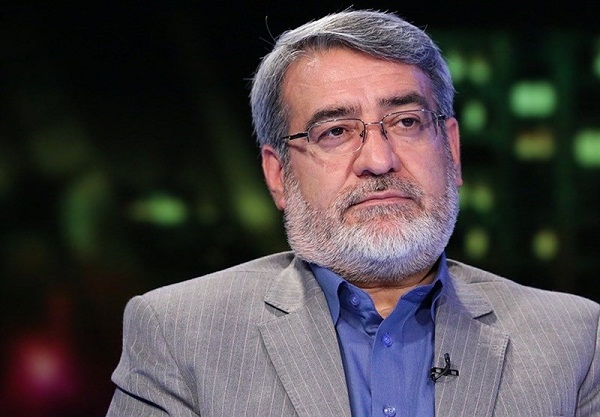 نظر رحمانی فضلی درباره شیوه جدید پلیس در برخورد با ناهنجاریهای اخلاقی نظر رحمانی فضلی درباره شیوه جدید پلیس در برخورد با ناهنجاریهای اخلاقی