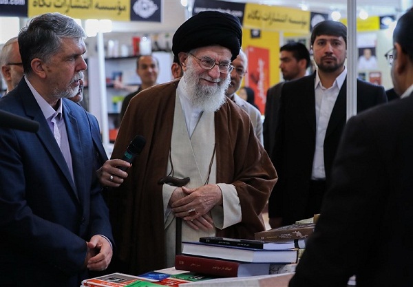 بازدید رهبر انقلاب از نمایشگاه کتاب تهران بازدید رهبر انقلاب از نمایشگاه کتاب تهران