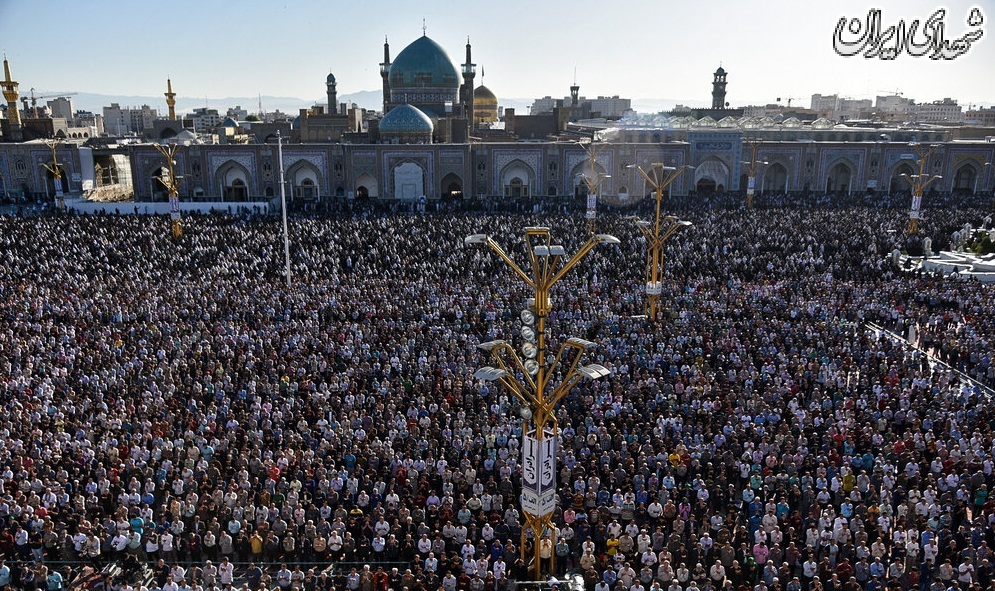 عکس/اقامه نماز عید سعید فطر در حرم رضوی