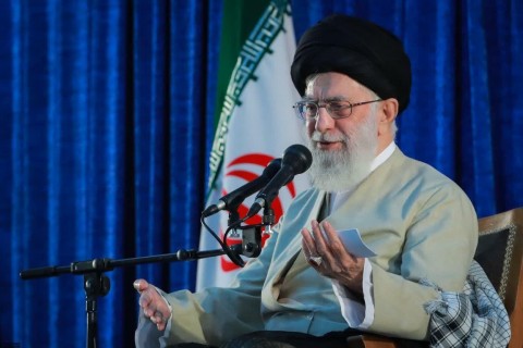 شرحی بر دعای آقا در حرم امام خمینی شرحی بر دعای آقا در حرم امام خمینی