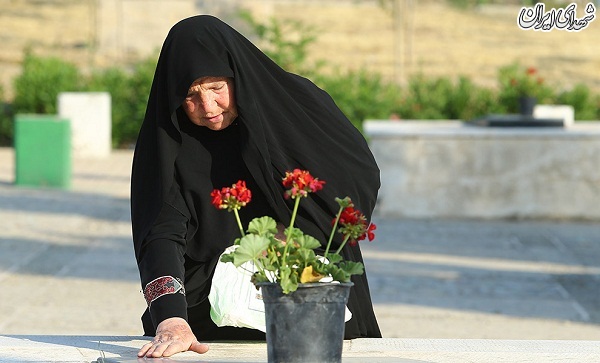 عکس/نکوداشت یاد و خاطره شهدای پانزده خرداد در ورامین