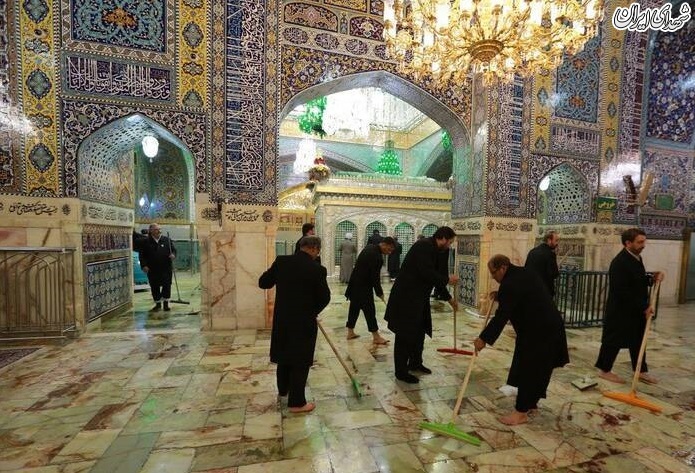 عکس/ غبارروبی حرم مطهر امام رضا(ع)