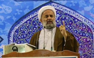 انتقاد شدید امام جمعه بابل از ولنگاریهای اخلاقی در مازندران انتقاد شدید امام جمعه بابل از ولنگاریهای اخلاقی در مازندران
