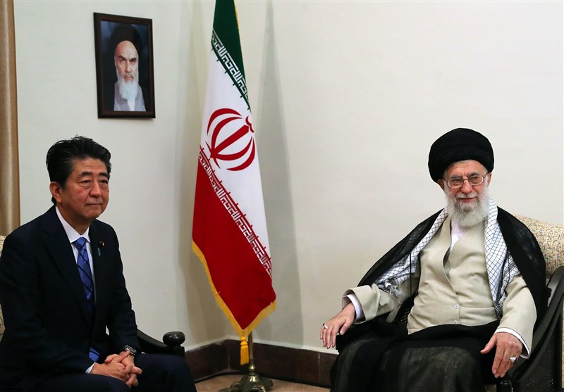 روایت سخنگوی وزارت خارجه ژاپن از دیدار شینزو آبه با امام خامنهای روایت سخنگوی وزارت خارجه ژاپن از دیدار شینزو آبه با امام خامنهای