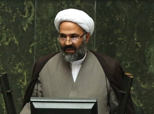 اعتراض پژمانفر به توهین یک روزنامه به امام جمعه موقت تهران اعتراض پژمانفر به توهین یک روزنامه به امام جمعه موقت تهران