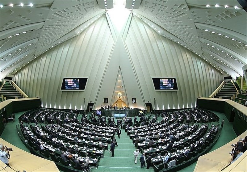 تقدیر نمایندگان مجلس از مواضع مقتدرانه امام خامنهای تقدیر نمایندگان مجلس از مواضع مقتدرانه امام خامنهای