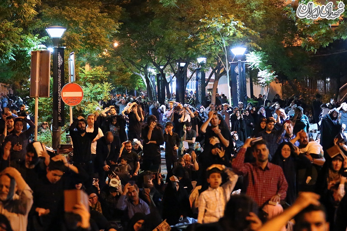 عکس/ مراسم احیای شب نوزدهم ماه مبارک رمضان در مسجد ارک تهران عکس/ مراسم احیای شب نوزدهم ماه مبارک رمضان در مسجد ارک تهران